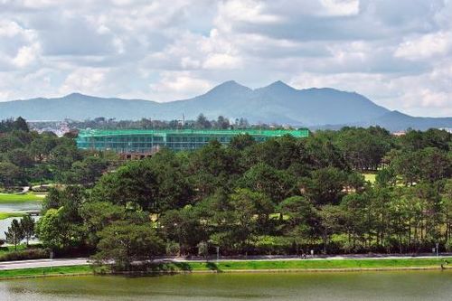 Việc đưa gần 30 ha rừng phòng hộ tại sân Golf Đà Lạt ra khỏi rừng, không phải để hợp thức hóa sai phạm