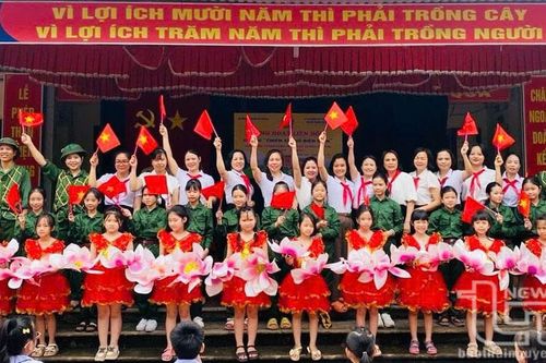 Giáo dục đạo đức cho học sinh: Gieo yêu thương, gặt nhân cách