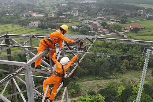 Phơi mình dưới nắng nóng đổ lửa để đưa công trình 500kV mạch 3 về đích
