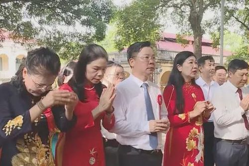 135 cán bộ MTTQ tiêu biểu dâng hương tại Hoàng thành