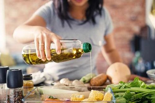 5 cách nấu ăn ít dầu mỡ hơn tốt cho sức khỏe