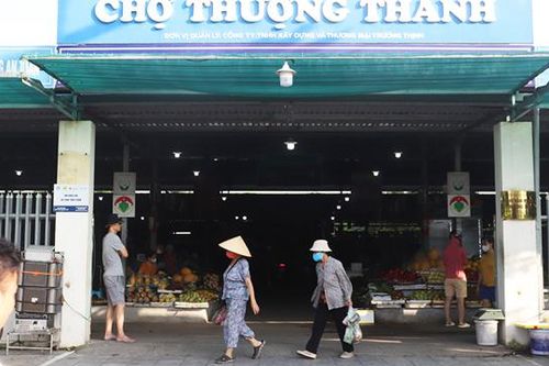 Hiệu quả mô hình chợ văn minh thương mại, an toàn thực phẩm ở Long Biên