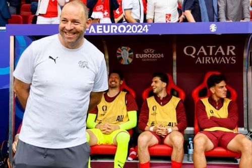 Áo đấu, giày bẩn và câu chuyện về những người hùng thầm lặng tại EURO 2024