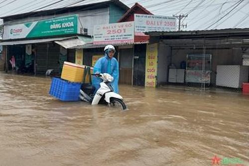 Phú Quốc: Người dân khổ sở vì nước ngập