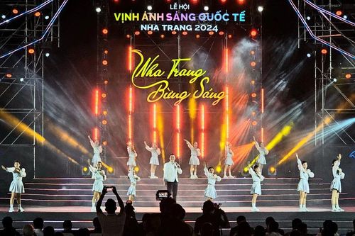 Khai mạc Lễ hội Vịnh Ánh sáng quốc tế Nha Trang năm 2024