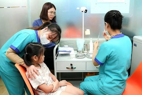 TPHCM tăng cường kiểm tra, đánh giá công tác tiêm chủng
