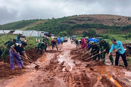 Ngày thứ Bảy tình nguyện ở biên giới Đắk Nông