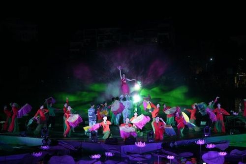 Trưng bày nhiều sản phẩm làm từ sen tại Lễ hội Sen Hà Nội năm 2024
