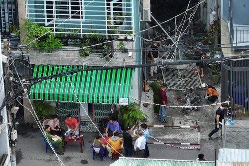 Nhân chứng kể lại vụ cháy nhà kèm tiếng nổ lớn khiến 3 mẹ con tử vong