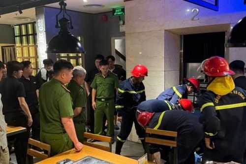 TP. Hồ Chí Minh: Giải cứu 9 người mắc kẹt thang máy ở Nhà hàng Kpub