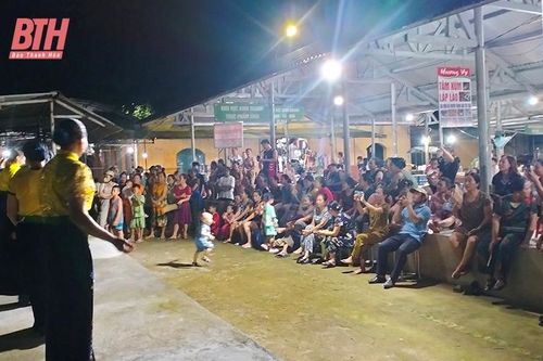 Thiết thực mô hình chợ phiên đêm ở huyện vùng biên Quan Hóa