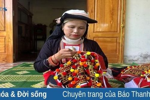 Người nặng lòng với nghề thêu của dân tộc Dao
