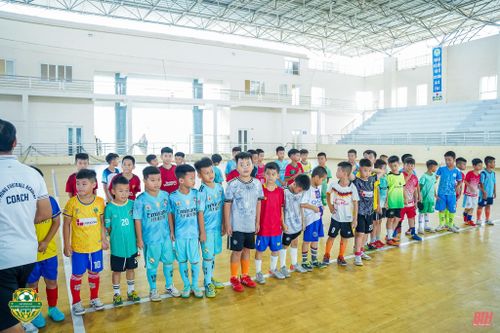 30 cầu thủ nhí được tuyển chọn sau khi tham gia giải Bóng đá Nhi đồng Cup Báo Thanh Hóa lần thứ III - năm 2024