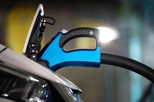 Chính quyền Mỹ 'bơm' 1,7 tỷ USD chuyển đổi cơ sở vật chất cho xe điện