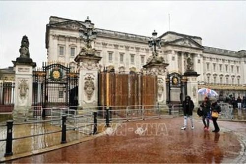 Cung điện Buckingham mở cửa đón du khách tham quan ban công nổi tiếng