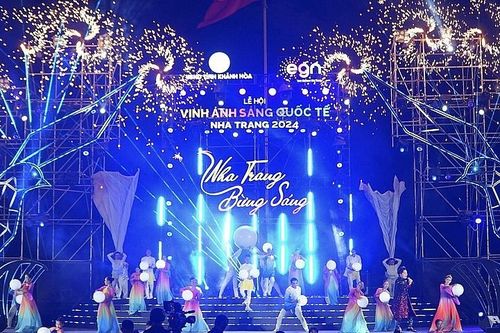 Khai mạc Lễ hội Vịnh ánh sáng quốc tế Nha Trang 2024