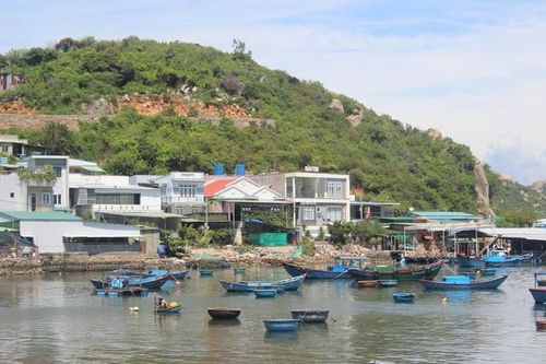 Đảo Bình Ba dừng hoạt động du lịch, người dân làm gì để mưu sinh?