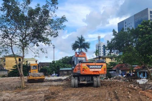 Quảng Ninh: Cải tạo đất trống thành bãi đỗ xe, sân vui chơi