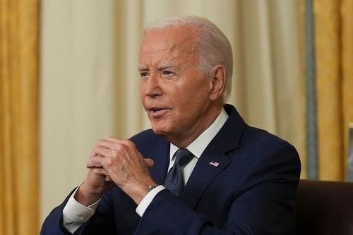 Thấy gì từ phản ứng của ông Biden và ông Trump sau vụ ám sát hụt