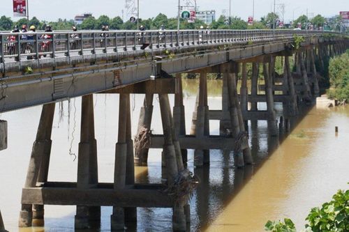 Vì sao cầu Trà Khúc 1 bị đề xuất dừng khởi công?
