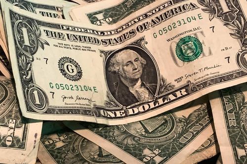 Thị trường tài chính diễn biến thế nào sau vụ ông Trump bị ám sát hụt?