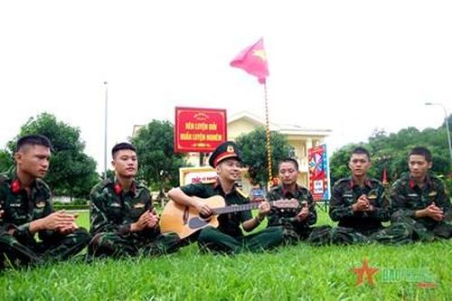 Hết việc chứ không hết giờ