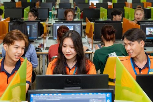 Đầu tư cho giáo dục đại học: Khó cả nhân tài, vật lực
