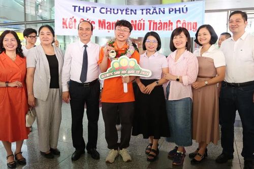Hải Phòng đón học sinh đoạt Huy chương vàng Olympic Sinh học Quốc tế