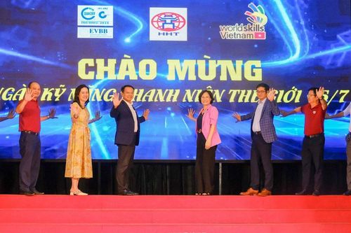 Trang bị kỹ năng giúp học sinh sinh viên chủ động gia nhập thị trường lao động