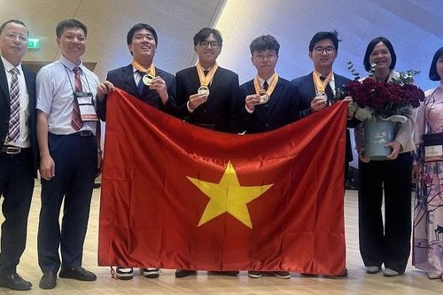 Học sinh Việt Nam đạt thành tích xuất sắc tại cuộc thi IBO lần thứ 35 tại Kazakhstan