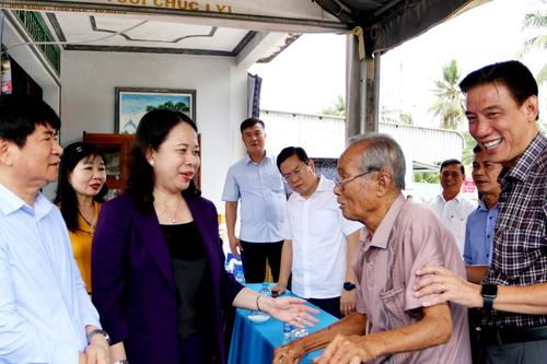 Phó Chủ tịch nước tiếp xúc cử tri thị xã Tịnh Biên, tỉnh An Giang