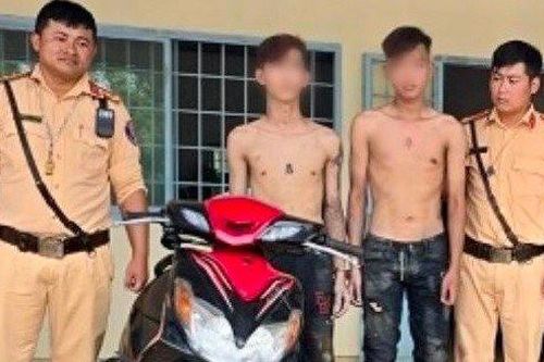 Dùng dao chém người cướp tài sản