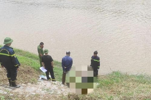 Tìm thấy thi thể người đàn ông nhảy cầu Đông Kinh