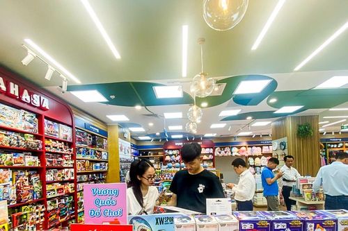 Khai trương nhà sách hiện đại với hơn 100.000 đầu sách