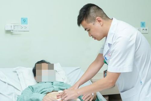 Đi cấp cứu vì thói quen sau bữa ăn của nhiều người Việt