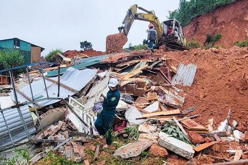 Lâm Đồng: Một nữ giáo viên tử vong do sạt lở đất