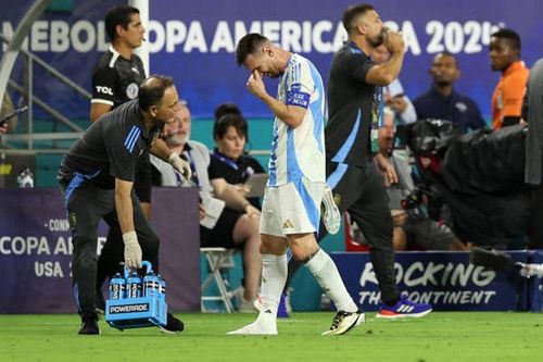 Messi bật khóc, Argentina lại vô địch Copa America