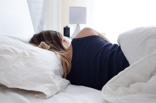 Sự thật về việc ngủ nghiêng bên trái có hại cho tim: Đâu mới là tư thế ngủ tốt nhất?