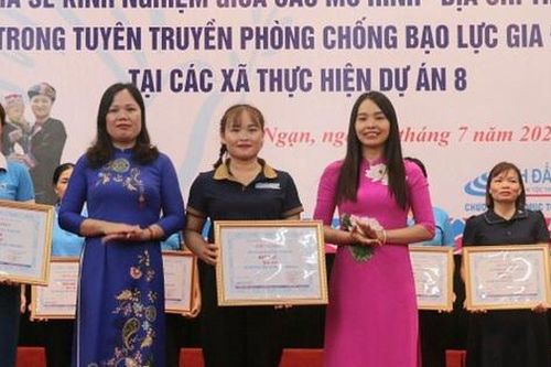 Chia sẻ kinh nghiệm triển khai mô hình 'Địa chỉ tin cậy' giữa các xã thực hiện Dự án 8