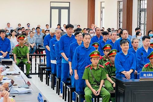 Xét xử các cựu quan chức huyện Chợ Mới tham ô vì… nợ tiền tiếp khách