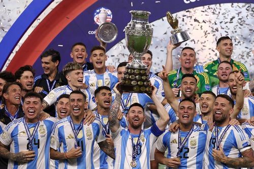 Argentina tiếp bước Tây Ban Nha