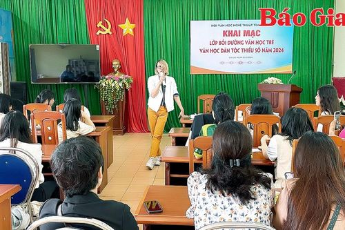 Mở lối văn chương cho người trẻ