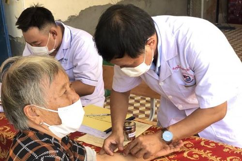 Khánh Hòa: Toàn ngành y tế đã thực hiện khám bệnh hơn 1,3 triệu lượt