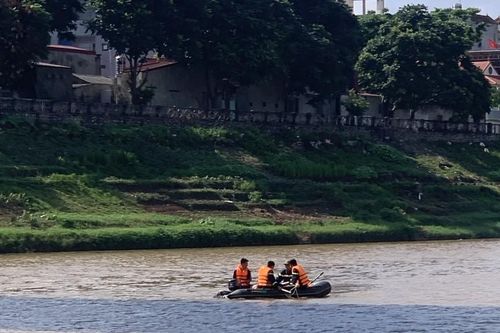 Tìm thấy thi thể người đàn ông nhảy cầu Đông Kinh xuống sông Kỳ Cùng