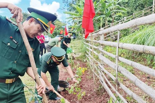 Phát huy tinh thần xung kích của tuổi trẻ.