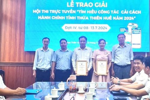 Trao giải tuần cuối hội thi tìm hiểu cải cách hành chính