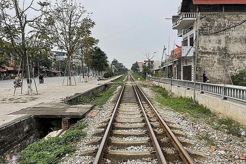 Bắc Giang: Đảm bảo trật tự an toàn giao thông và xử lý dứt điểm lối đi tự mở qua đường sắt