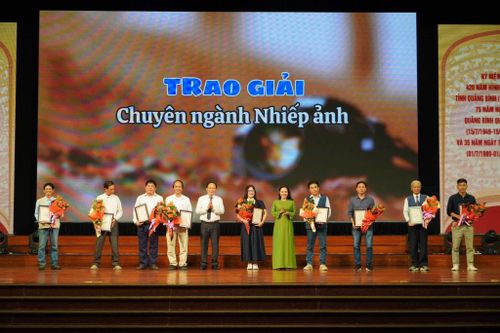 Trao 55 giải sáng tác văn học, nghệ thuật kỷ niệm 420 năm hình thành tỉnh Quảng Bình