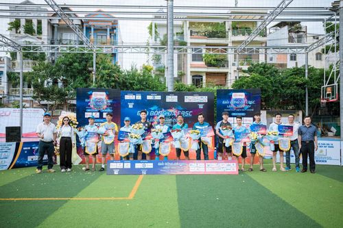 Giải bóng đá CBSC tranh Cup Điện Huy Hoàng chính thức khai mạc