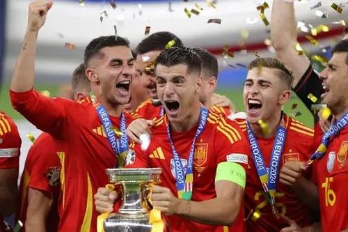 Euro 2024: Tân vương châu Âu đắm mình trong kỷ lục